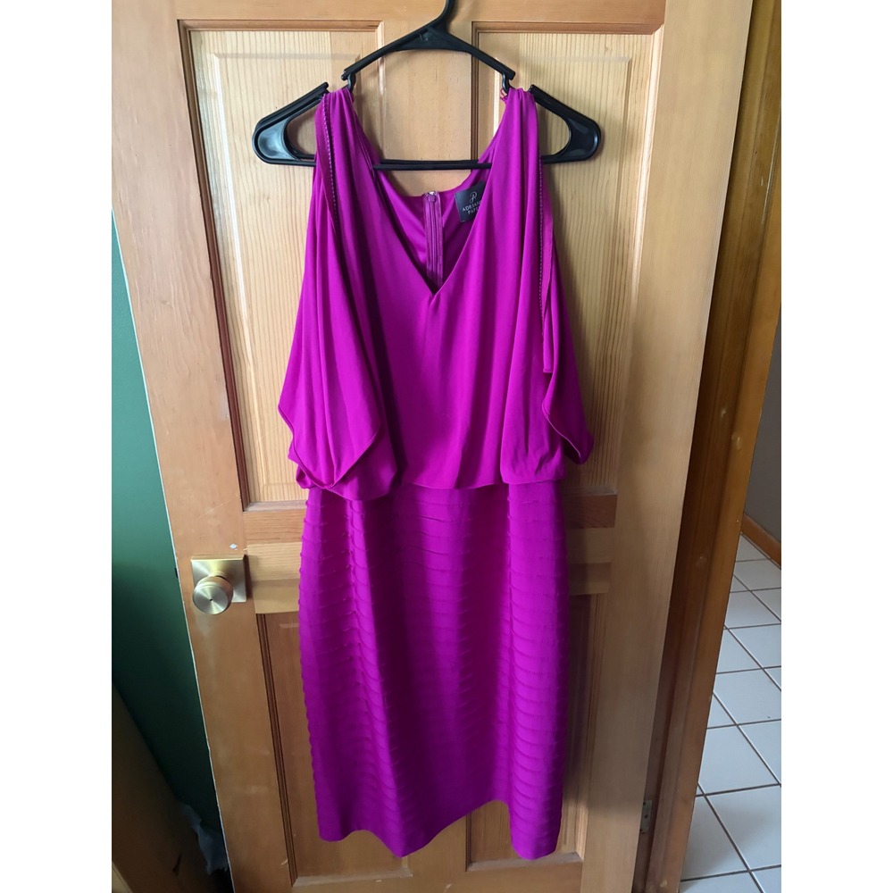 Adrianna Papell Magenta Purple Tiered Cold Shoulder Cocktail Dress V-Neck Knee